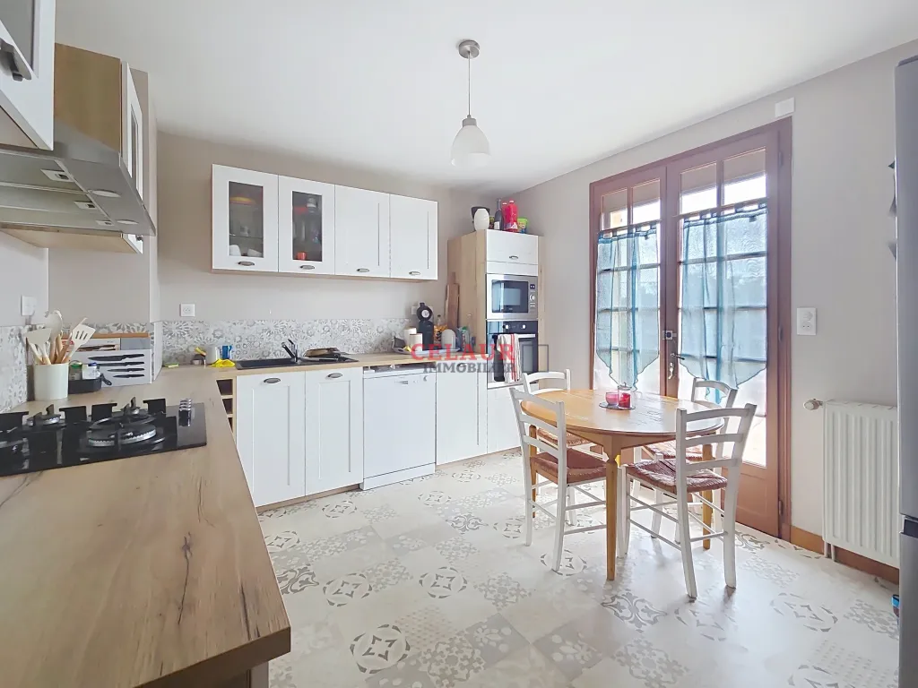 Maison de 6 pi&egrave;ces de 186 m&sup2; &agrave; Lubersac