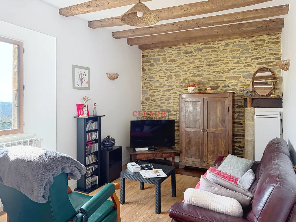 Maison en pierre r&eacute;nov&eacute;e