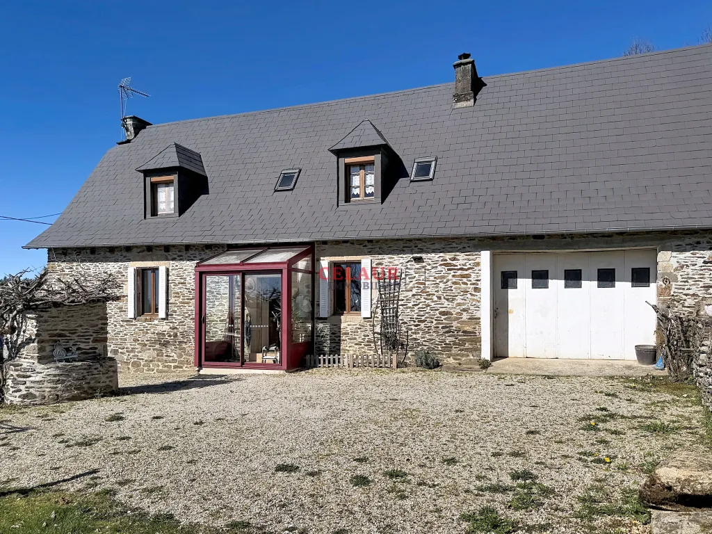 Maison en pierre r&eacute;nov&eacute;e