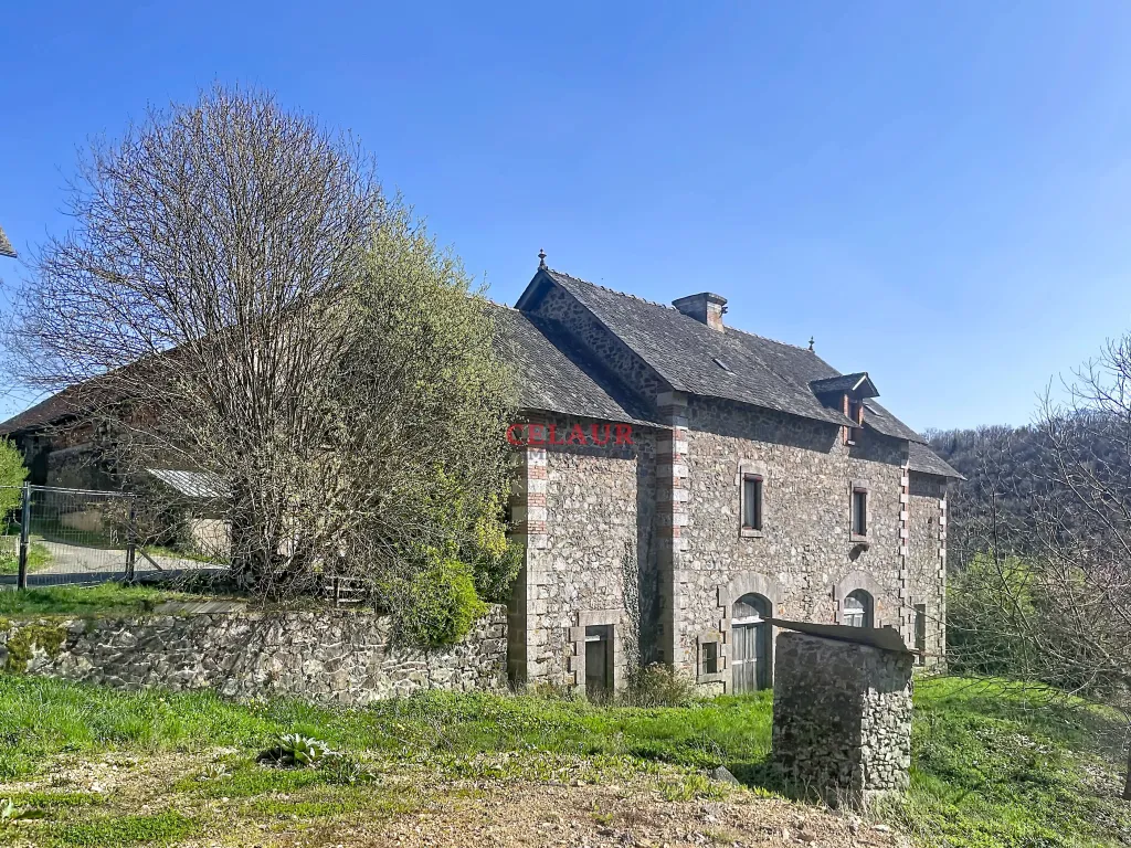 MAISON PIERRE R&Eacute;NOV&Eacute;E AVEC VUE