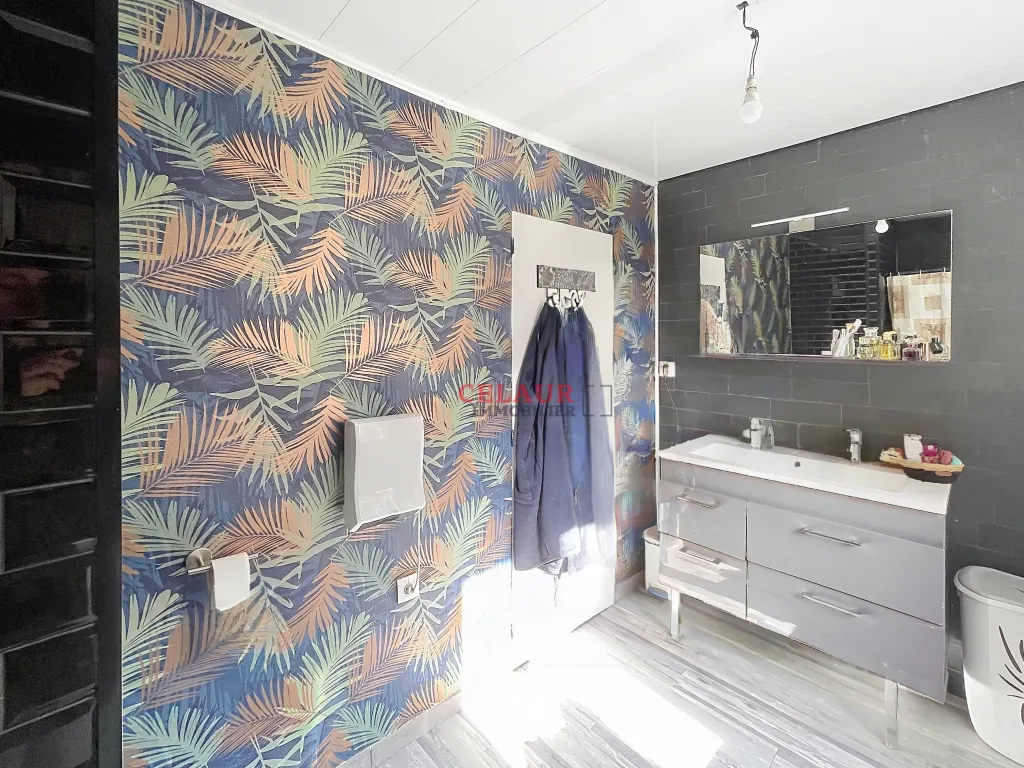 PROPRIETE EN PIERRES AVEC 4 HECTARES