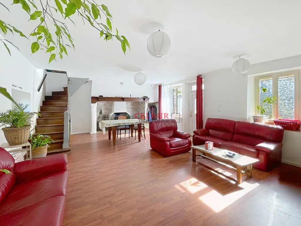 PROPRIETE EN PIERRES AVEC 4 HECTARES