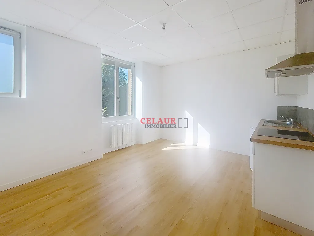 Studio enti&egrave;rement r&eacute;nov&eacute;