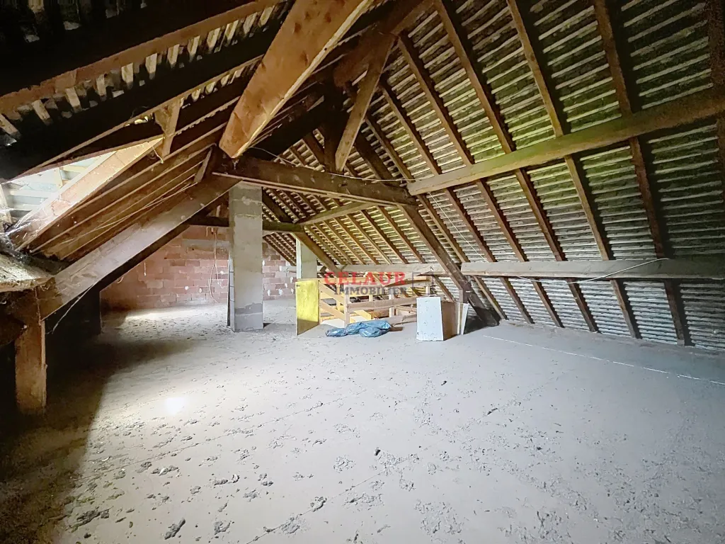 CHARMANTE MAISON AVEC COMBLES AMENAGEABLES SECTEUR VAYRAC