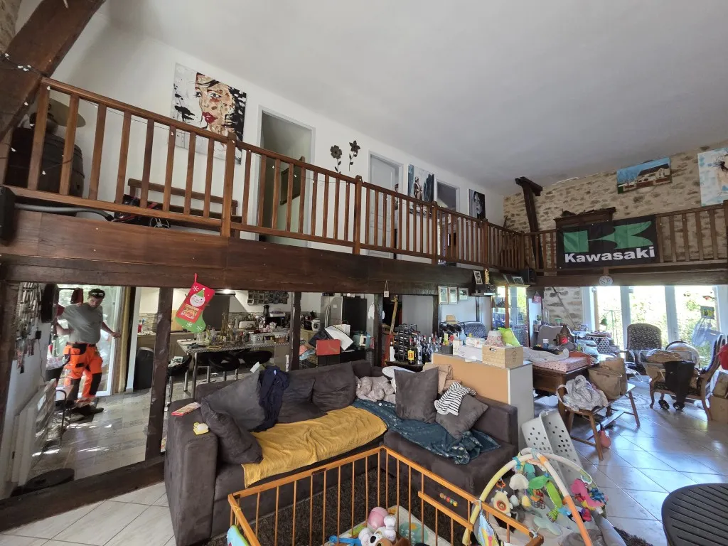 MAISON AGREABLE AVEC PLUS D'UN HECTARE