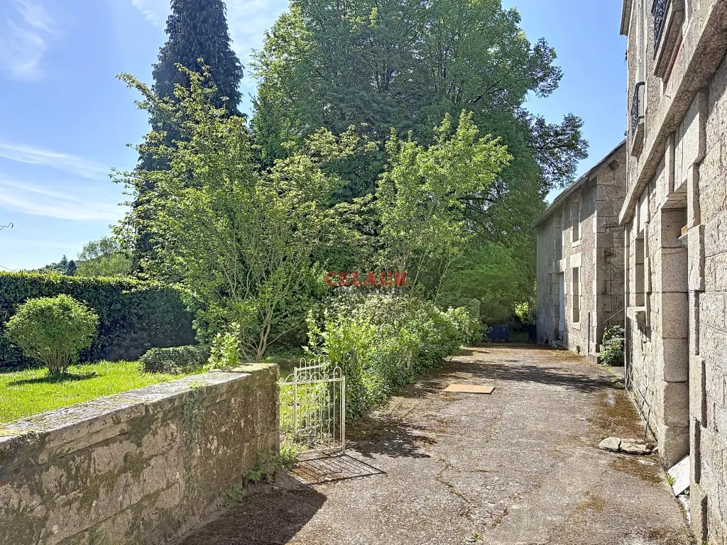 MAISON BOURGEOISE AVEC DEPENDANCE ET PARC