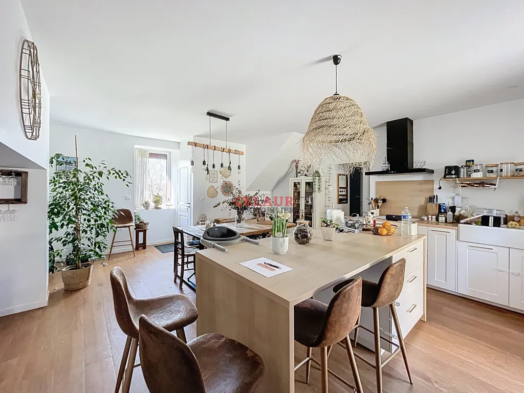 MAISON PIERRE R&Eacute;NOV&Eacute;E AVEC VUE