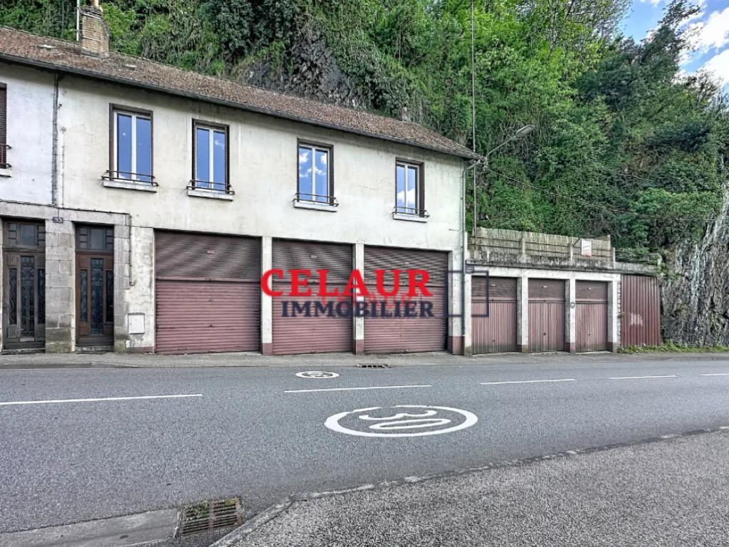 MAISON R&Eacute;NOV&Eacute;E ET 6 GARAGES