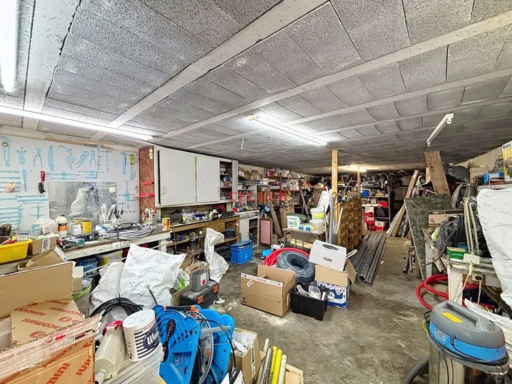 BATIMENT DE STOCKAGE