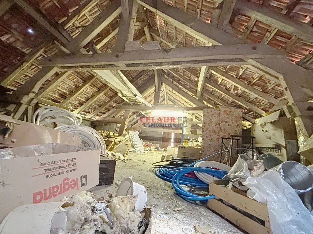 BATIMENT DE STOCKAGE