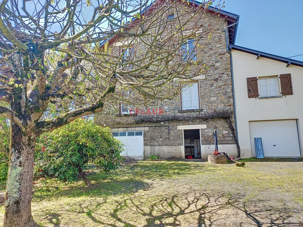 MAISON AGR&Eacute;ABLE AVEC BEAU JARDIN