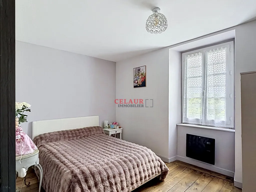 TRES JOLIE RENOVATION AVEC TERRAIN ET VUE MONTAGNES