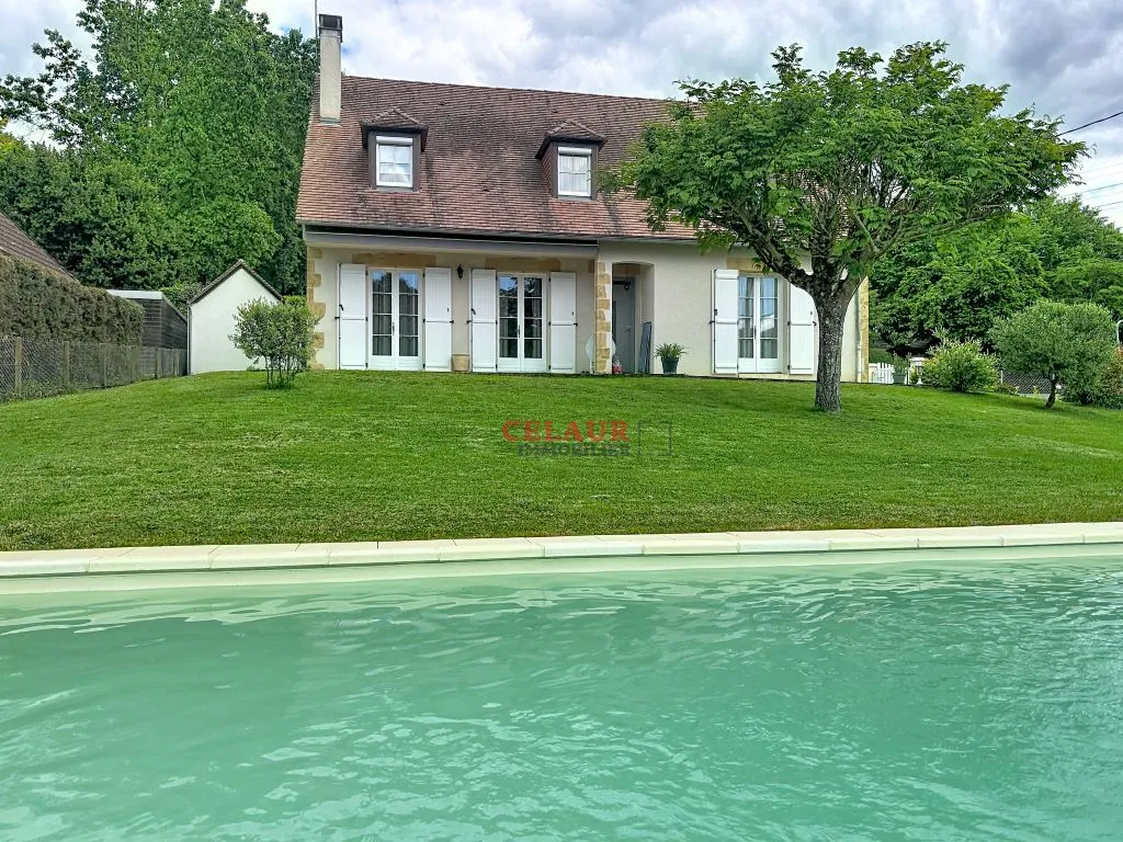 VASTE MAISON FAMILIALE AVEC PISCINE