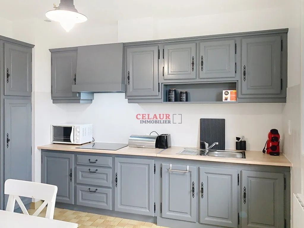 APPARTEMENT MEUBLE AVEC JARDIN ET BELLE VUE