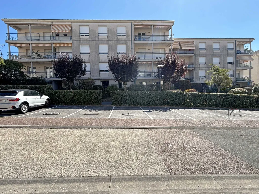 Appartement avec terrasse et garage