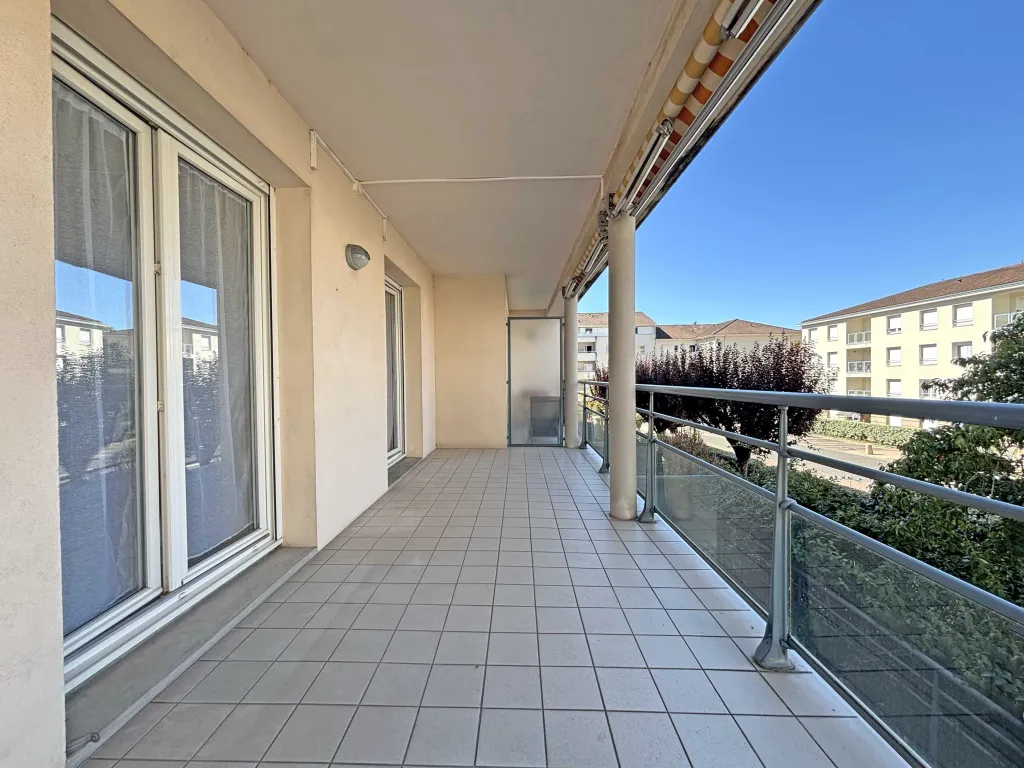Appartement avec terrasse et garage