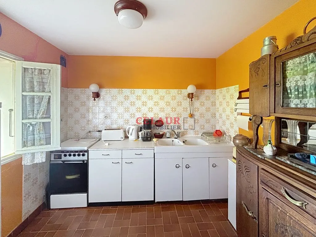 MAISON EN PIERRE SUR 2085 M&sup2; DE JARDIN AVEC GARAGE