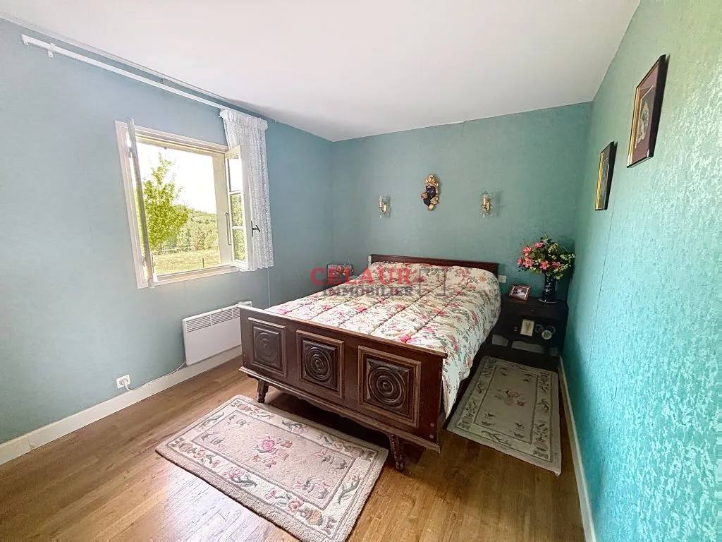 MAISON EN PIERRE SUR 2085 M&sup2; DE JARDIN AVEC GARAGE