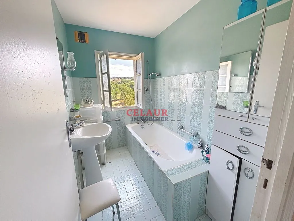 MAISON EN PIERRE SUR 2085 M&sup2; DE JARDIN AVEC GARAGE