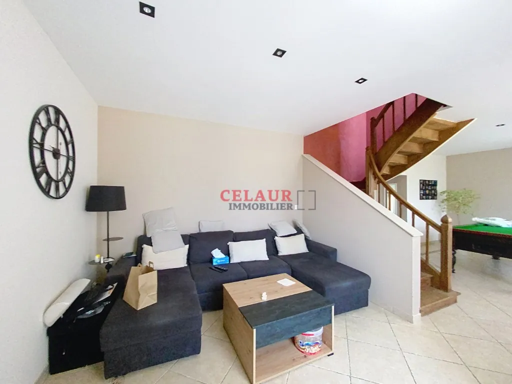MAISON FAMILIALE AVEC 9000 M&sup2;