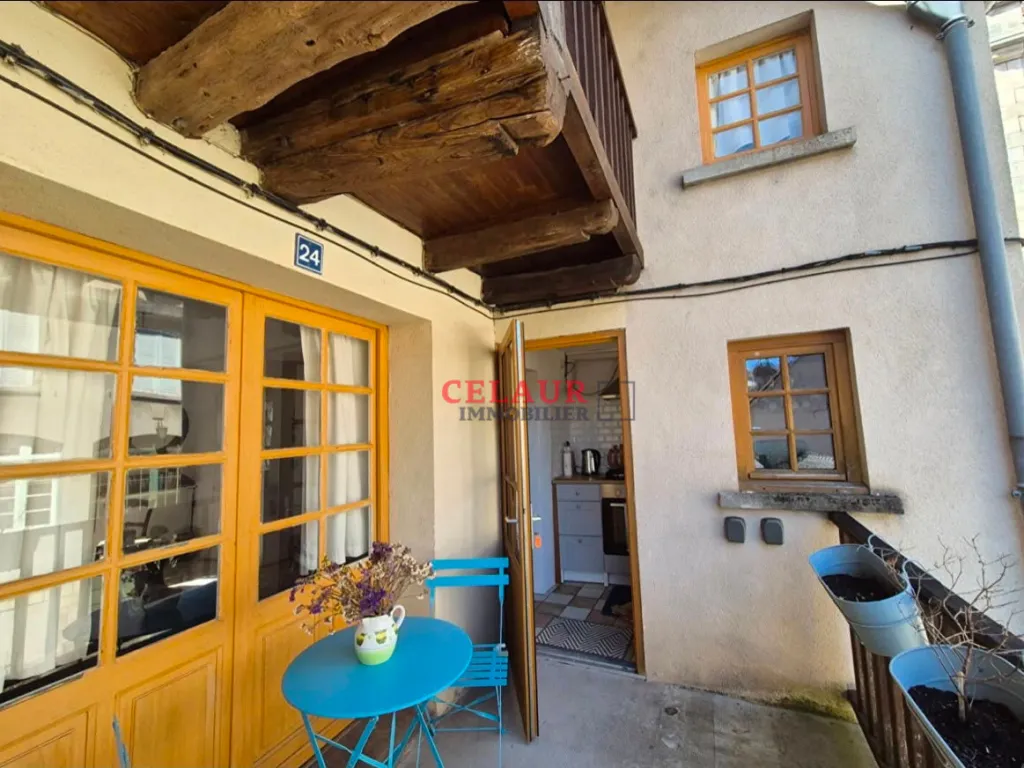 MAISON PROCHE RIVIERE AVEC GARAGE ET JARDIN