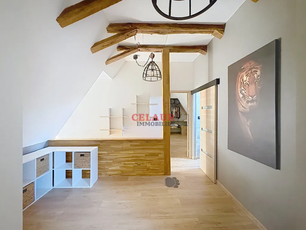 BELLE MAISON EN PIERRE RENOVEE AVEC 4 511M&sup2; DE TERRAIN ET GRANGE