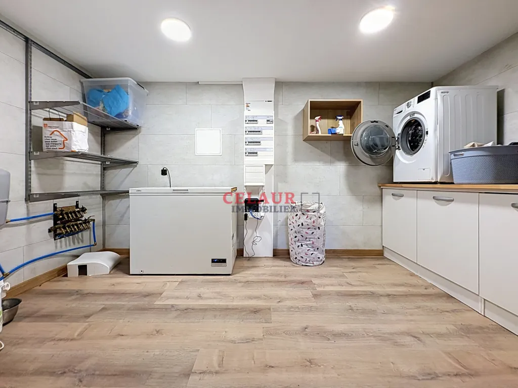 BELLE MAISON EN PIERRE RENOVEE AVEC 4 511M&sup2; DE TERRAIN ET GRANGE