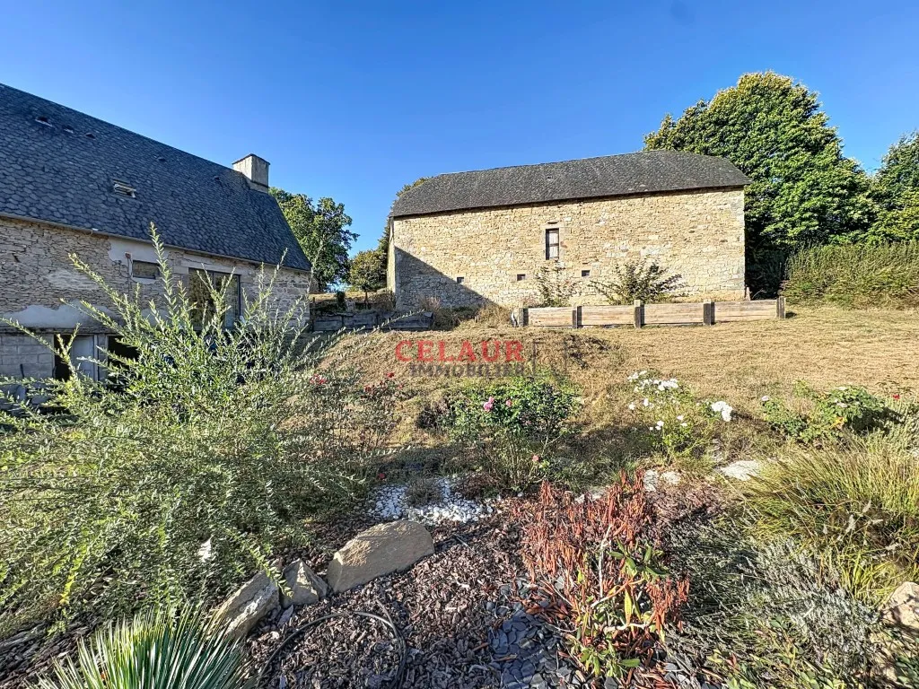 BELLE MAISON EN PIERRE RENOVEE AVEC 4 511M&sup2; DE TERRAIN ET GRANGE