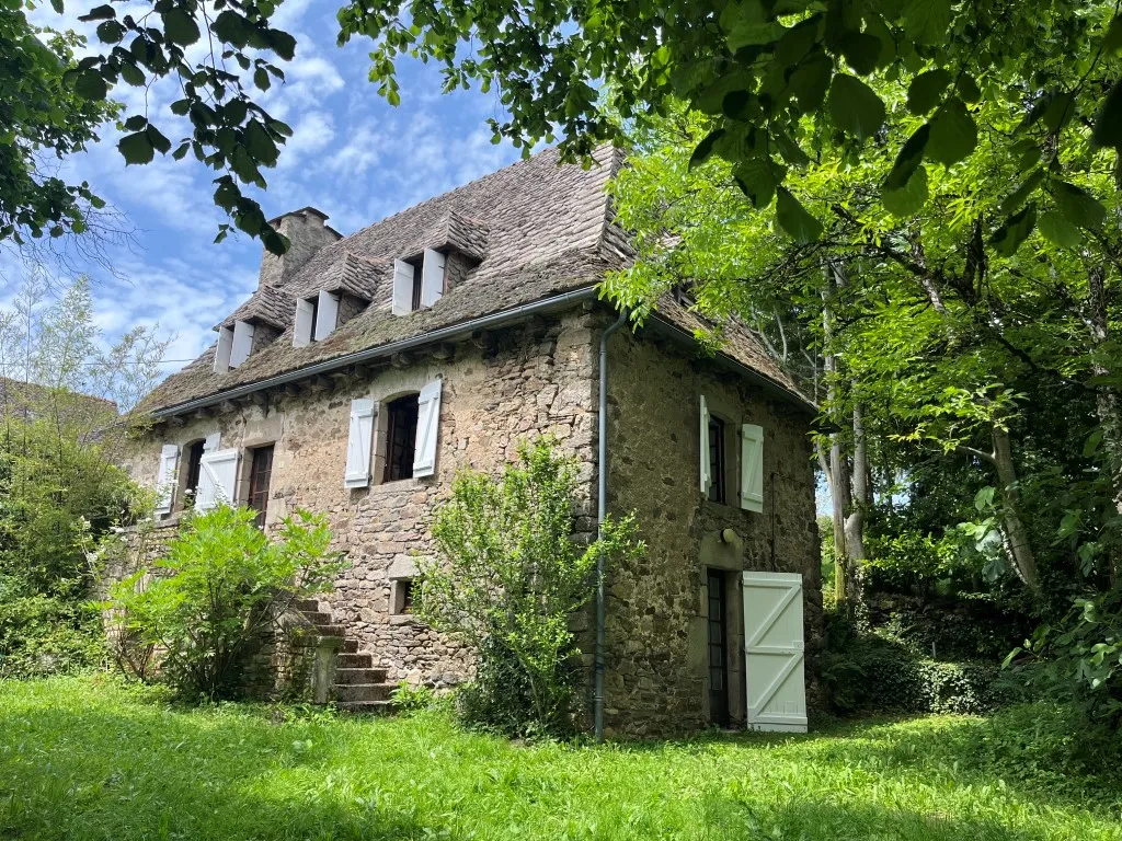 ENSEMBLE DE DEUX MAISONS...