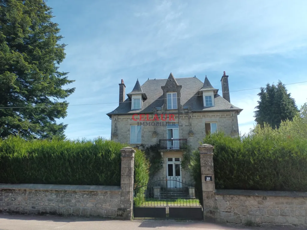 Maison bourgeoise en plein centre