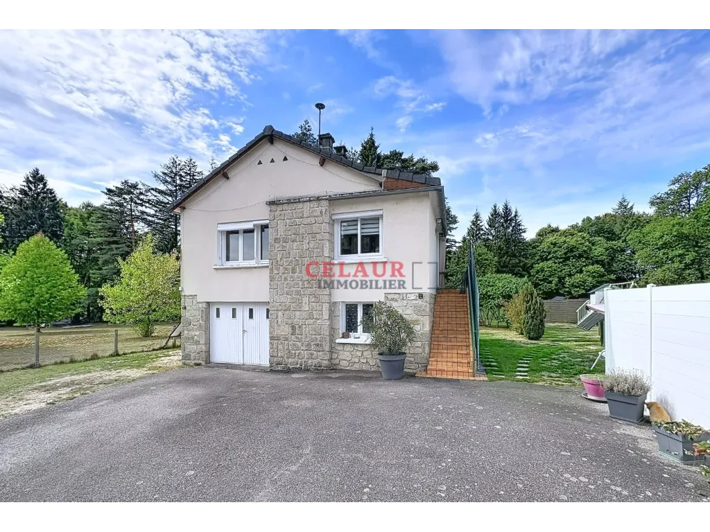 MAISON D'HABITATION ET TERRAIN CLOS