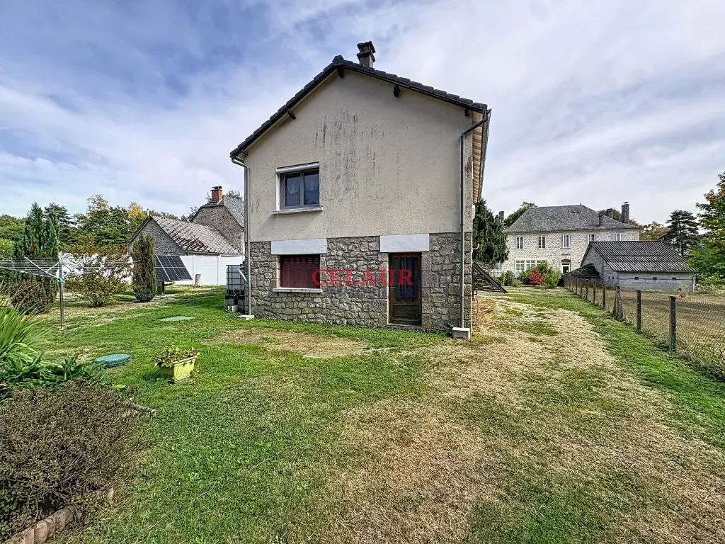 MAISON D'HABITATION ET TERRAIN CLOS