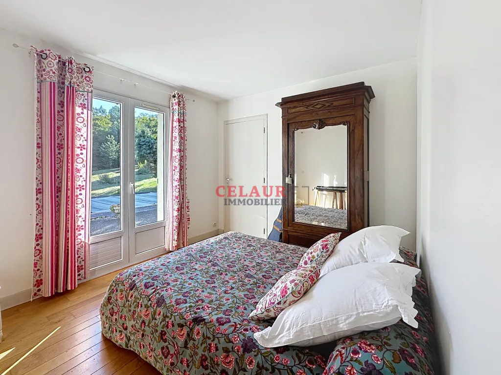 SPACIEUSE MAISON DE 180 M&sup2; AVEC PISCINE