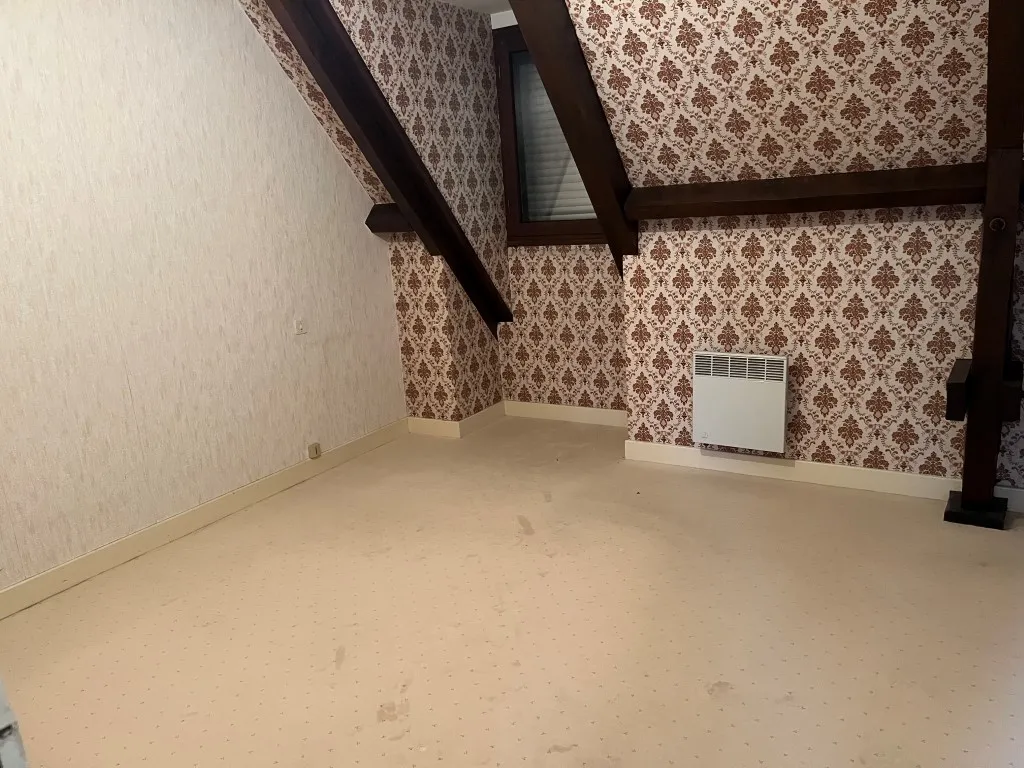 SYMPATHIQUE MAISON DE VILLE...
