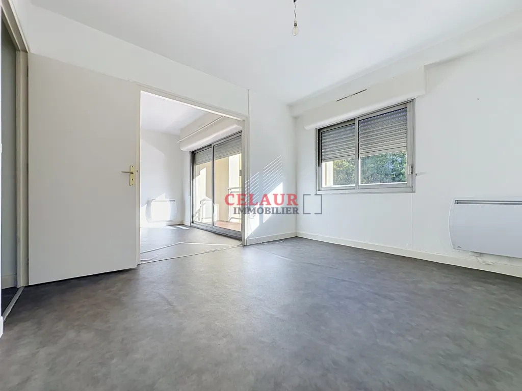 APPARTEMENT AVEC STATIONNEMENT