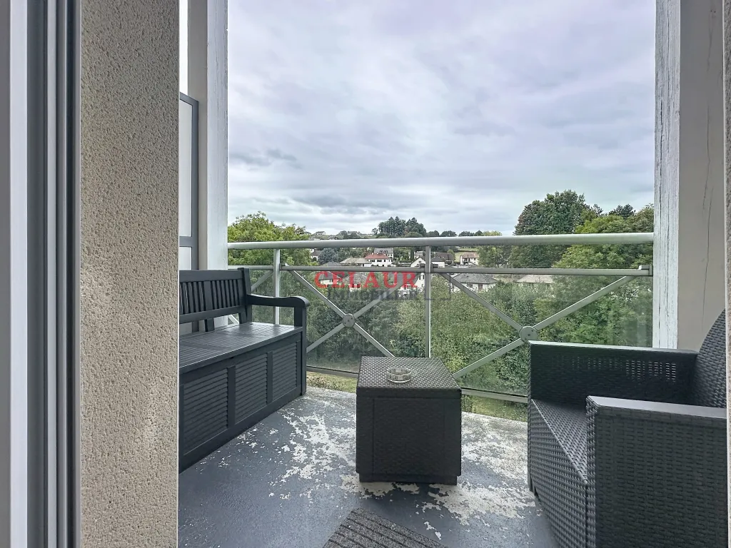 APPARTEMENT R&Eacute;NOV&Eacute; AVEC STATIONNEMENT