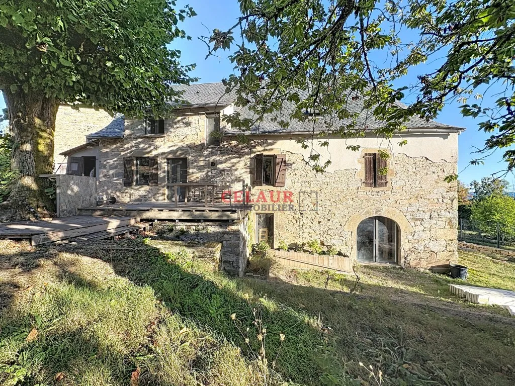 BELLE MAISON EN PIERRE RENOVEE AVEC 4 511M&sup2; DE TERRAIN ET GRANGE