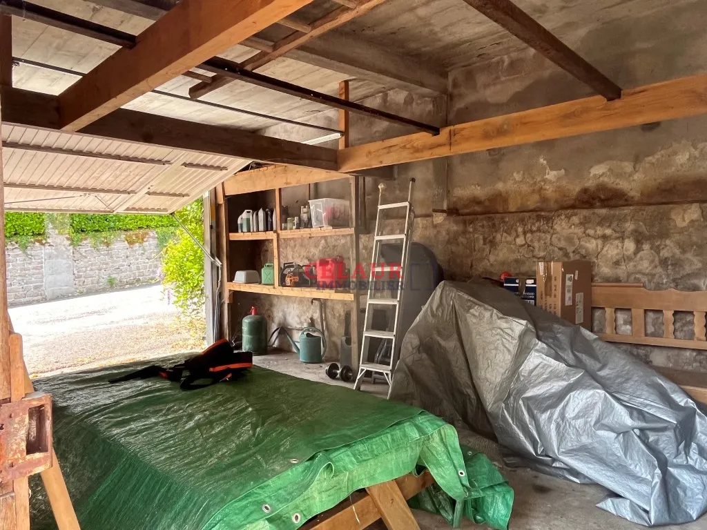 Belle maison en pierre r&eacute;nov&eacute;e avec garage
