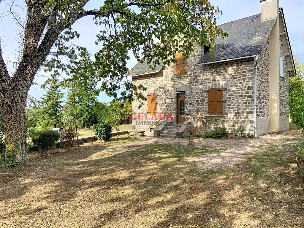 CHARMANTE MAISON AVEC JARDIN