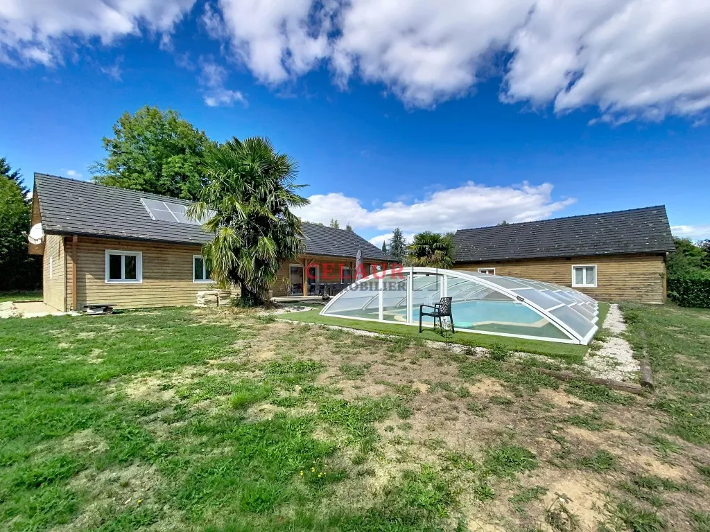 Ensemble immobilier avec logement ind&eacute;pendant, piscine et grand garage