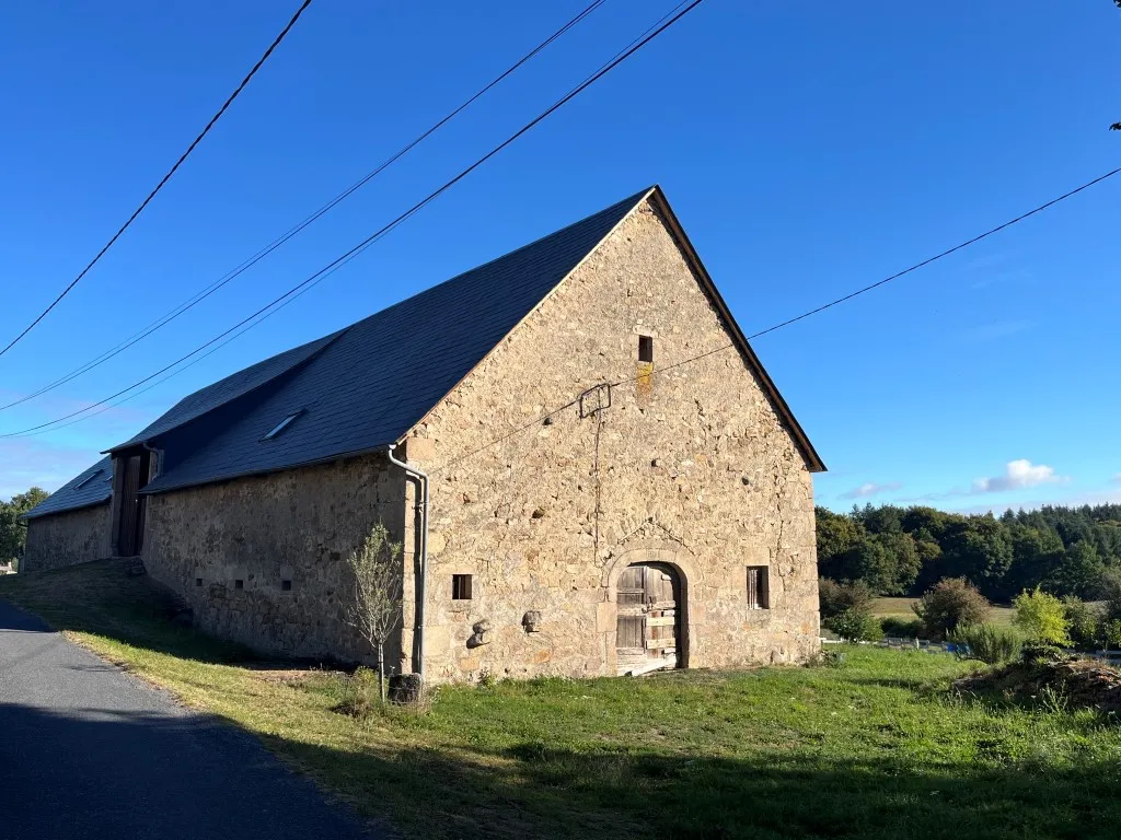 SUPERBE GRANGE AVEC VUE...