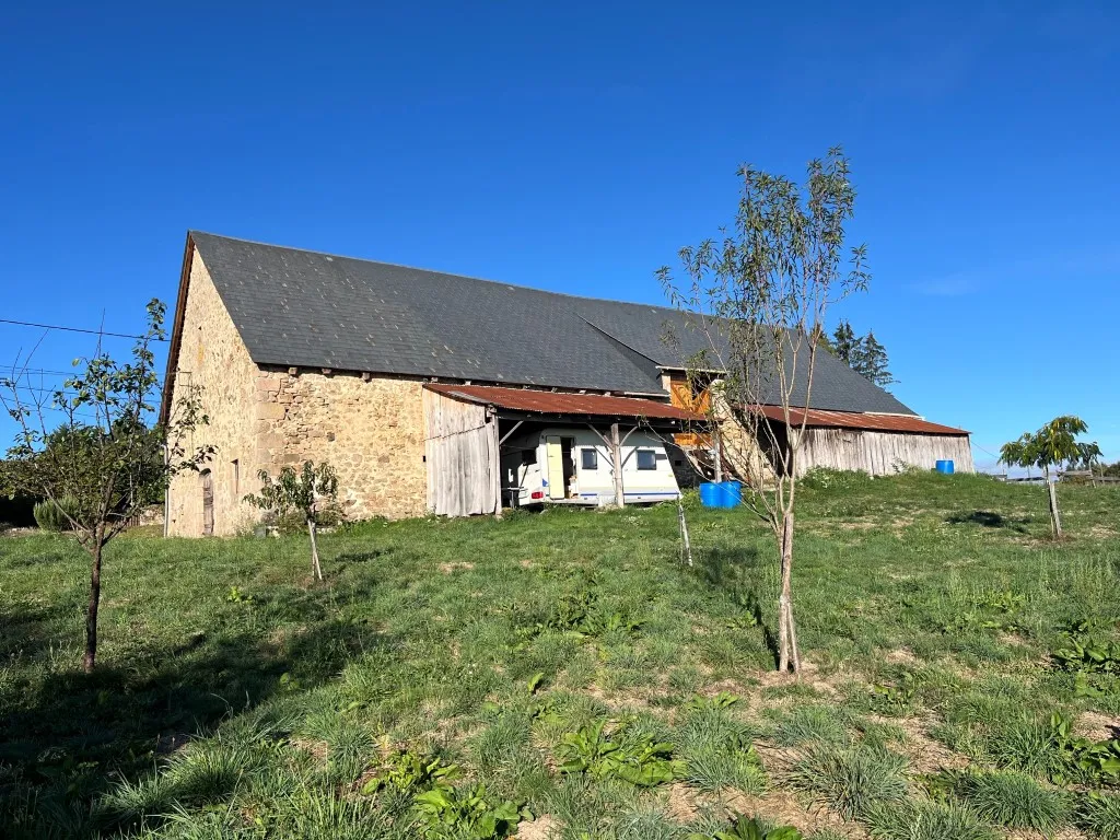 SUPERBE GRANGE AVEC VUE...